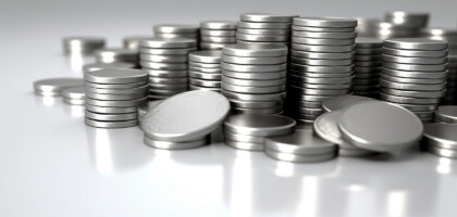 When Does the Weekly Candlestick Close in the Forex Market?